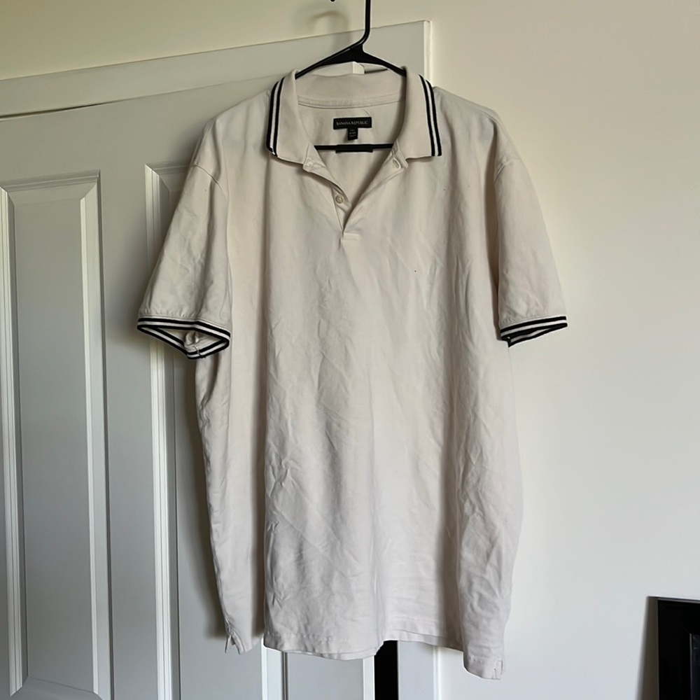 Mens Banana Republic Polo. Cream with black stripes. XXL.
